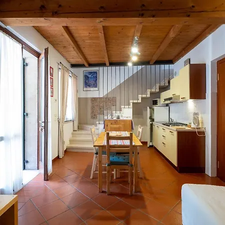 Corte Roveggia - Bilocale Monet Apartment